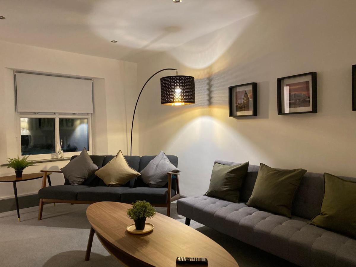 Spacious City Centre Property แลงคาสเตอร์ ภายนอก รูปภาพ